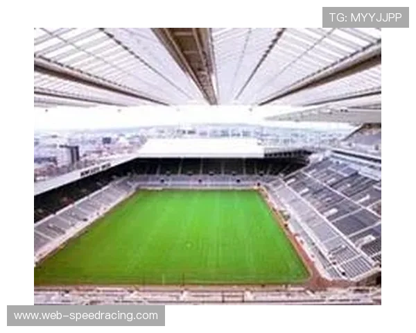 德甲球迷文化观察:威悉球场与伊杜纳信号公园的主场氛围对比 德甲球迷文化观察:威悉球场与伊杜纳信号公园的主场氛围对比